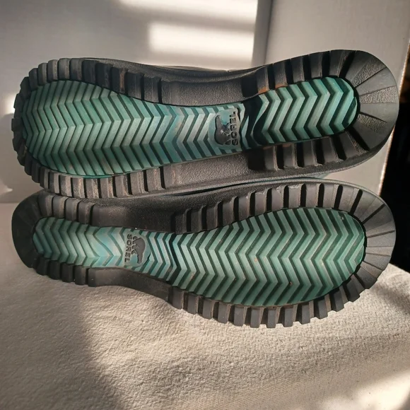 Sorel Women's Black/white and Teal Lace-Up Winter Boots. Sz 7. - Picture 8 of 10